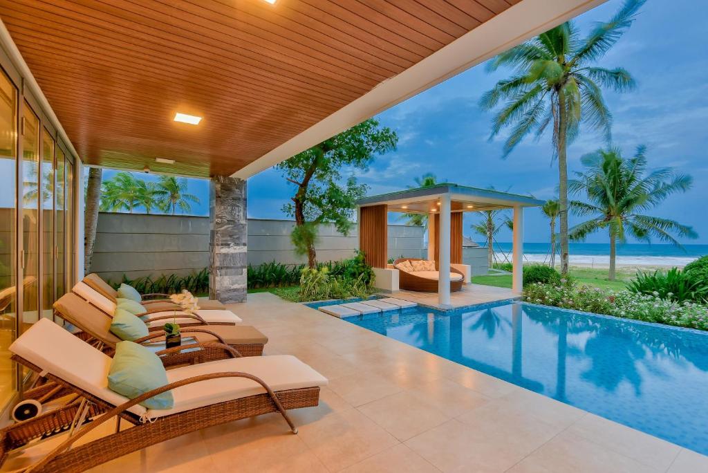 Ocean Luxury Villas Danang photo 3