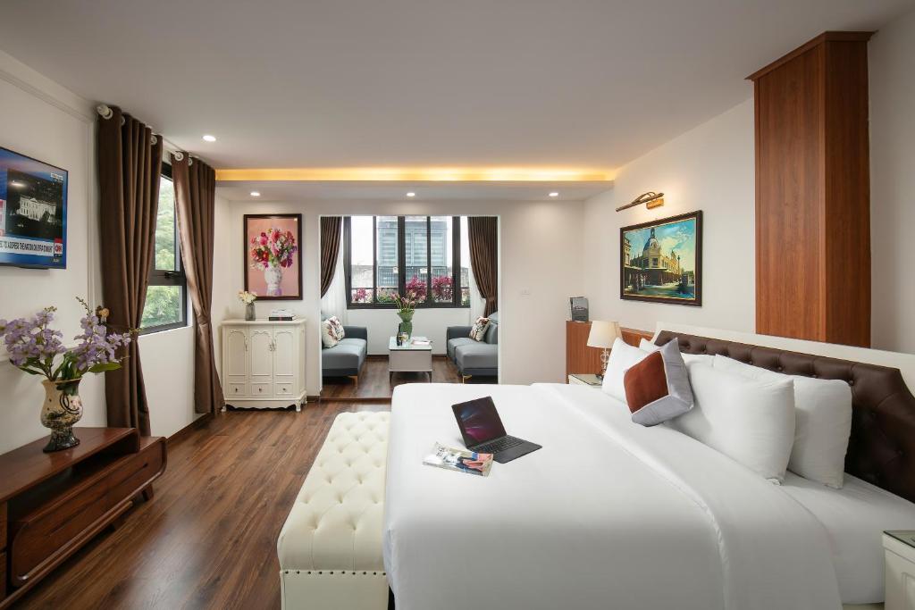 TrangTrang Luxury Hotel photo 2
