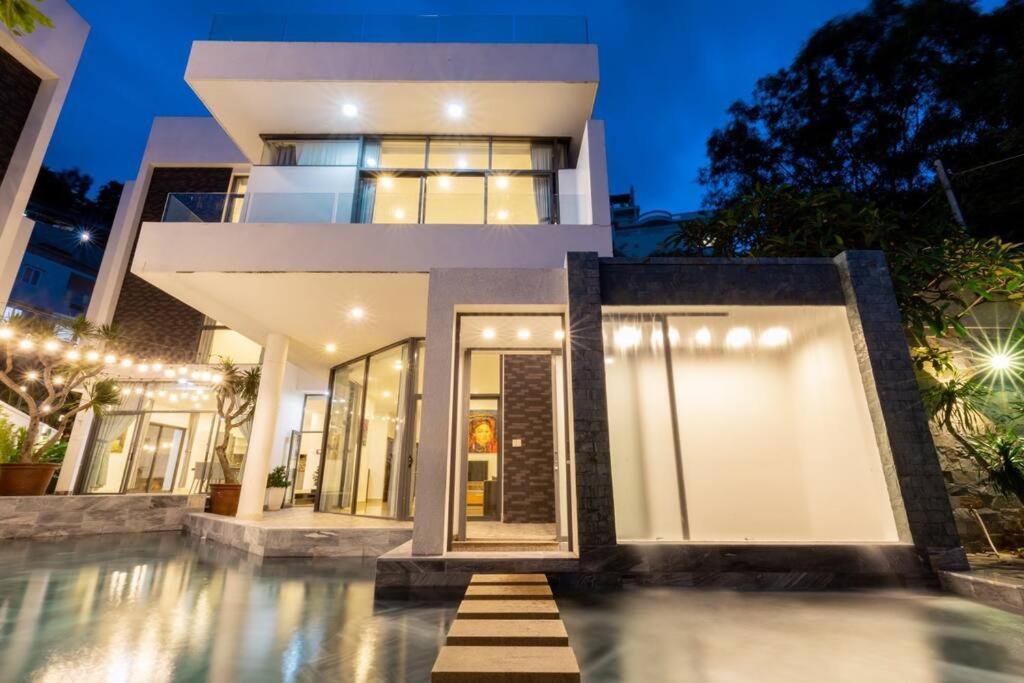 Villa In Great Location - 50M To Beach - Sea View — photo 1