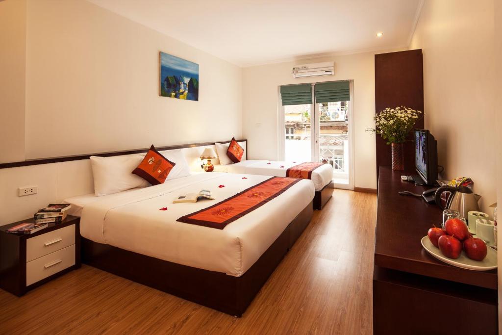Rising Dragon Hotel photo 2