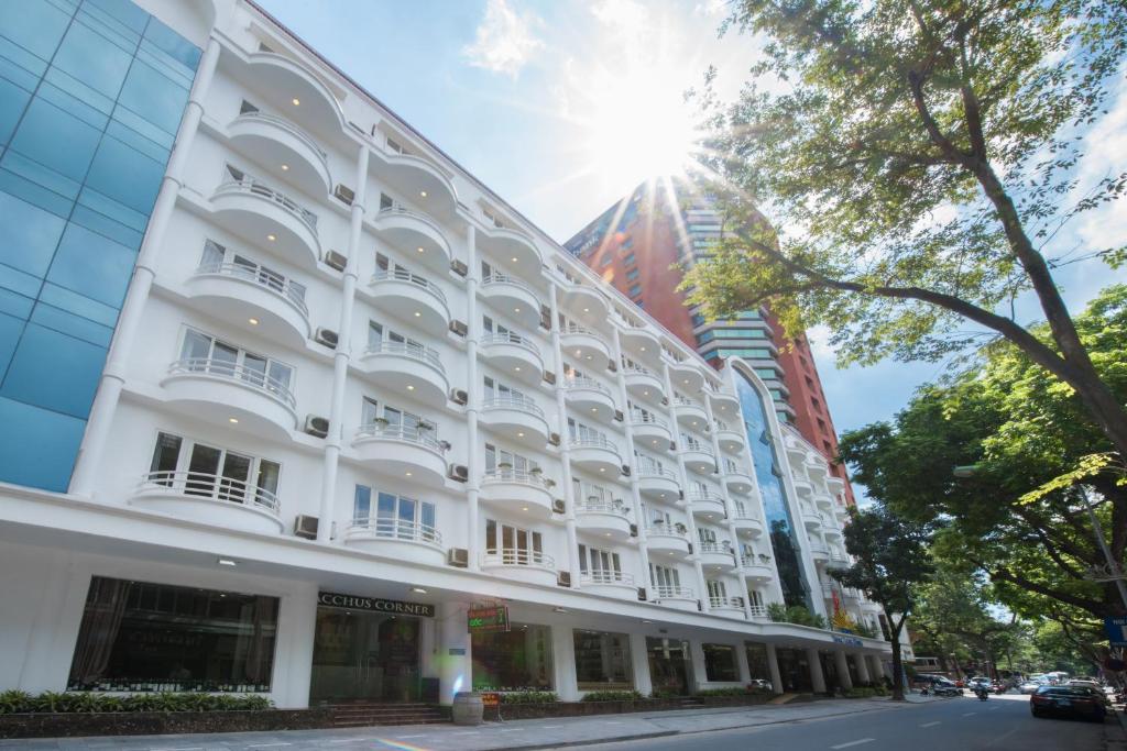 Thang Long Opera Hotel — photo 1
