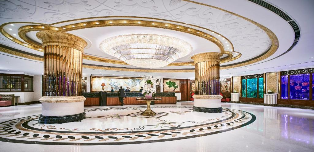 Windsor Plaza Hotel photo 2