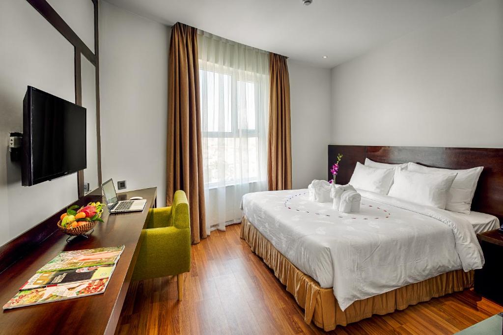 Sofia Suite Hotel & Spa Da Nang - Free 01 Draught Beer and 20-minute Spa per Room photo 2