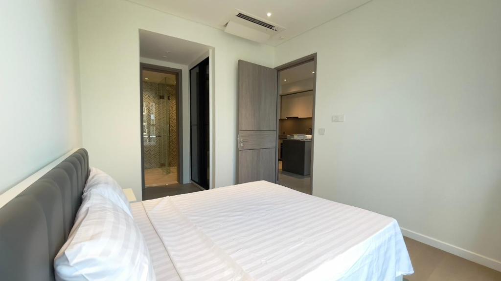 The Opera Residence Luxury Furnished Apartment-The Metropole Thu Thiem photo 2