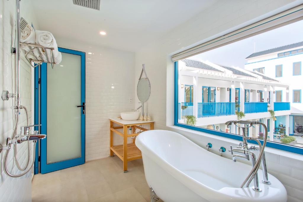 Santorin HoiAn Villa photo 2
