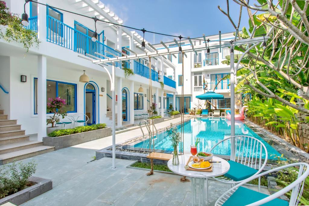Santorin HoiAn Villa photo 3