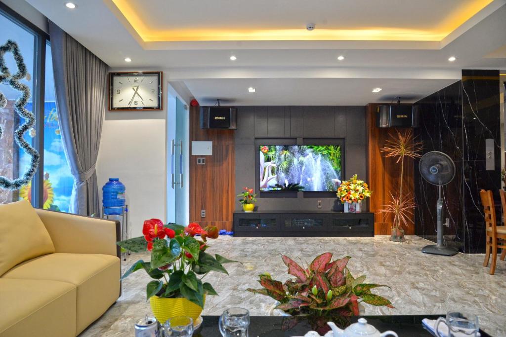 Sunflower Villa - Free Bida - Phòng Karaoke - Có Thang Máy - 10 Phòng Ngủ - Gần Biển photo 3