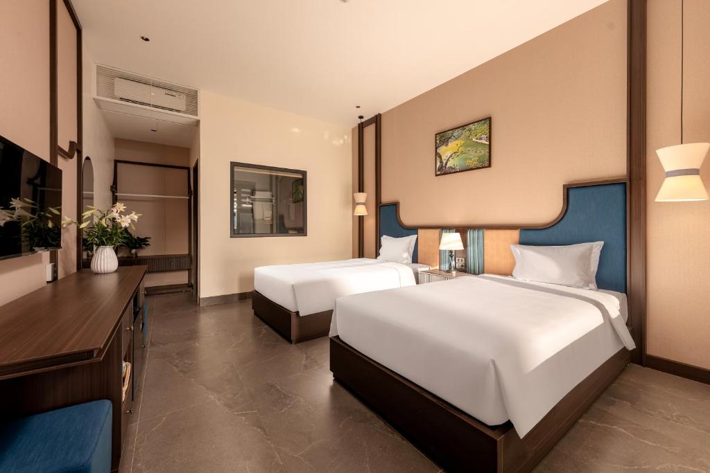 Tam Coc Center Luxury Hotel & Villa photo 3