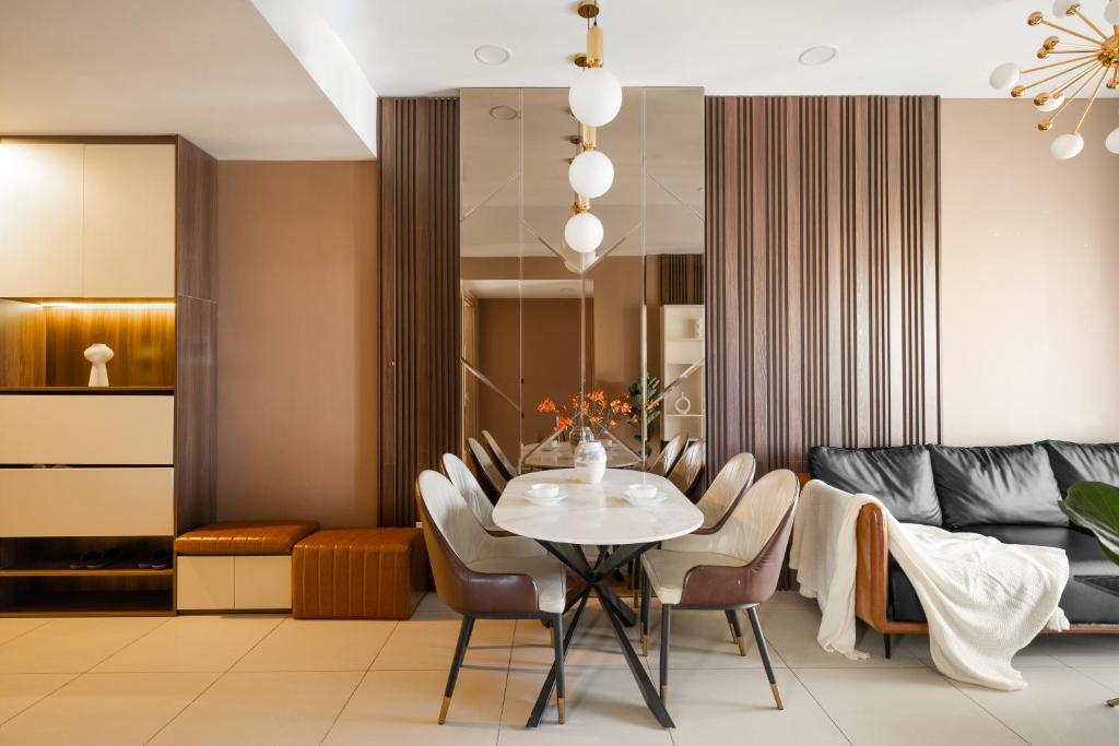 Smile Home - SOHO Apartment balcony - Modern comfortable photo 2