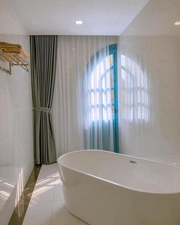 SANTORINI HẠ LONG VILLA - VENUE TRAVEL photo 3