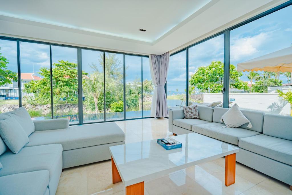 The Ocean Villas Danang photo 3