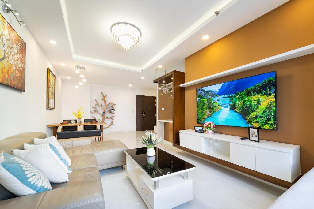 2br-Vibrant Home-Sunrise North-D7-Hana's Apart — photo 1