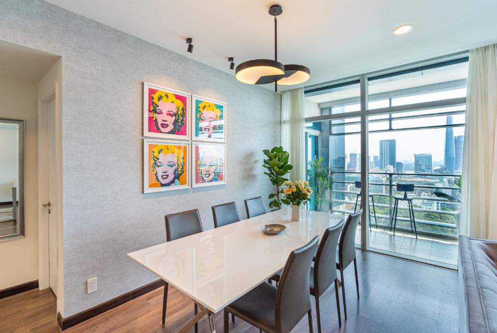 Spacious Central Apartments for Group and Family - Sailing Tower photo 3