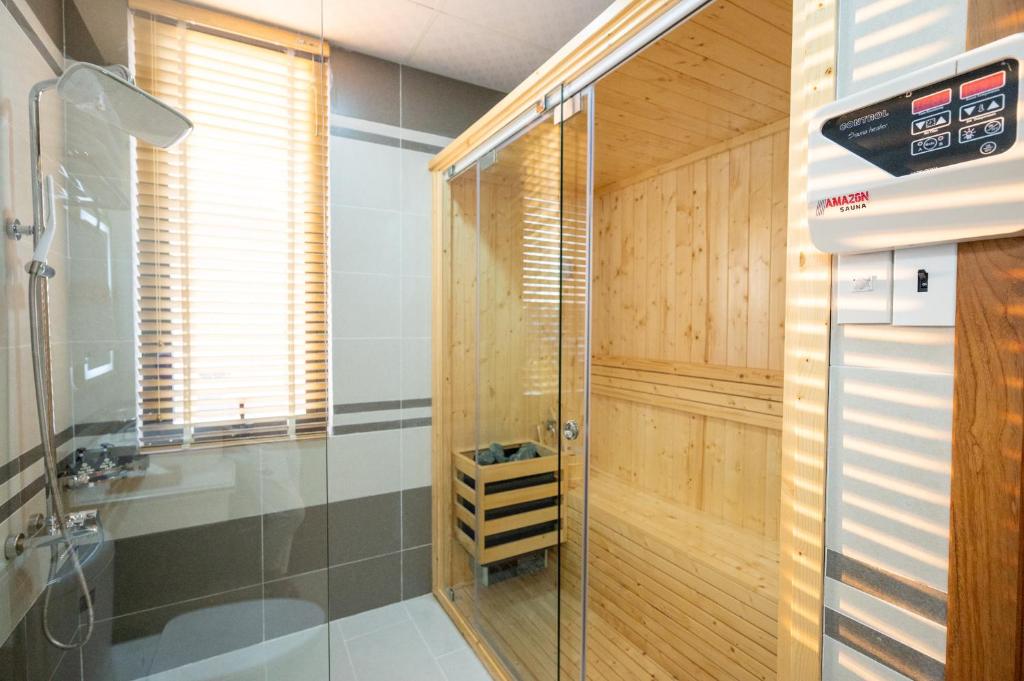 La Fleur Premium Central Apartment Hotel photo 3