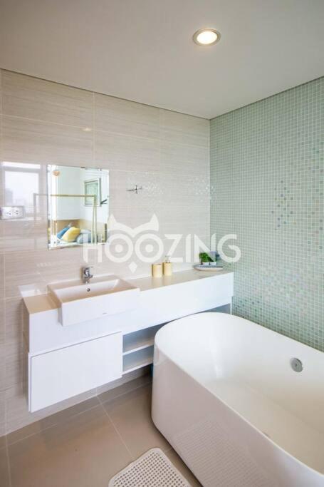 The Rixx Stylish Apartment - Ben Thanh/gym/pool/bar photo 3