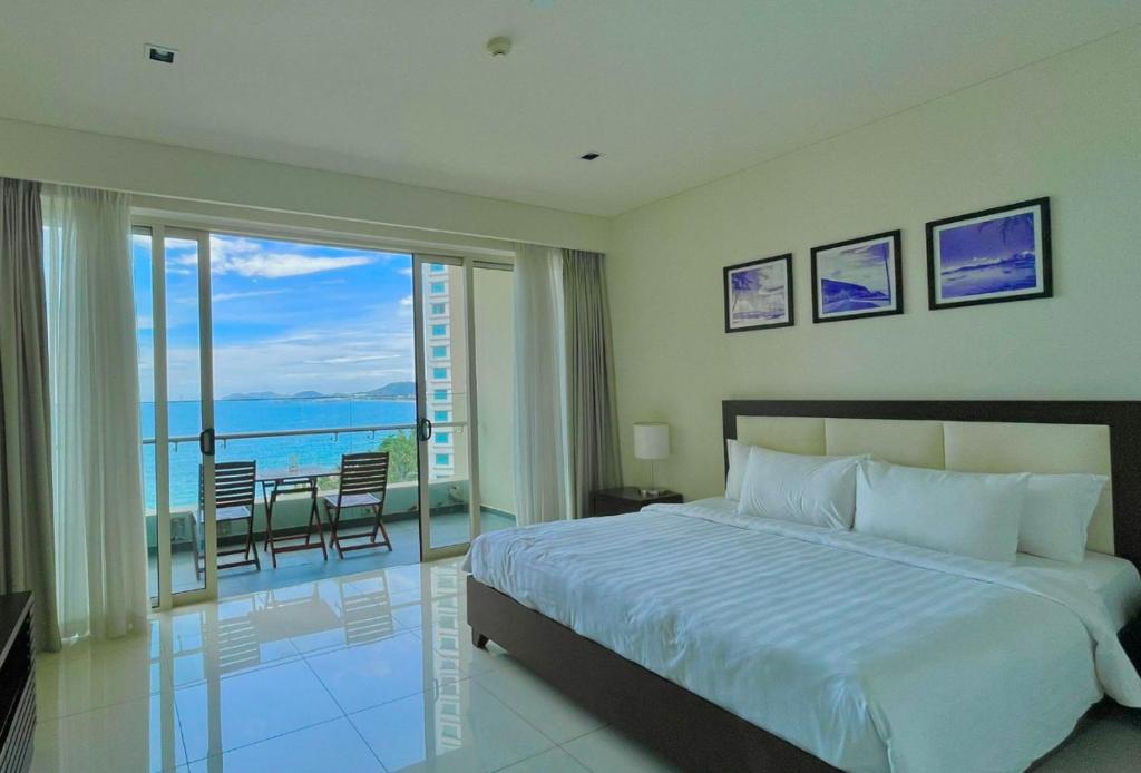 Rozy's Cozy Beachfront Apartment photo 2