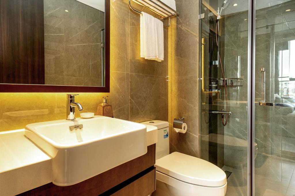The Gloria Serviced Apartment by Silk Path photo 3