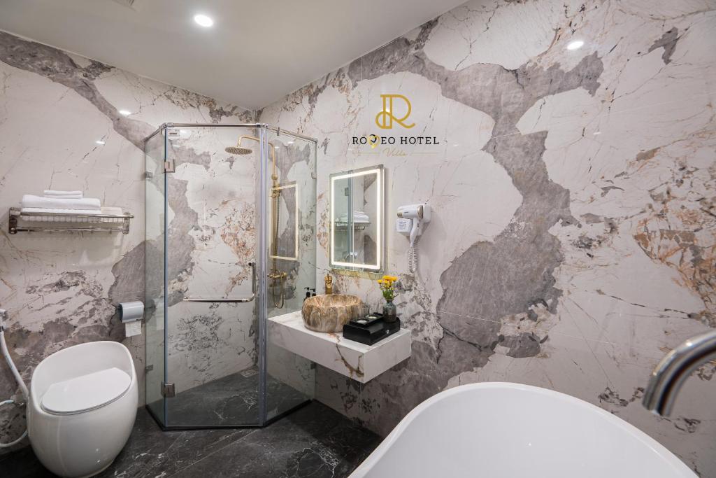 Romeo 2 Hotel - 44BT2 Bắc Linh Đàm - by BAY LUXURY photo 3