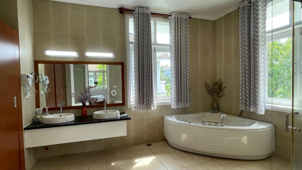 Villa Mui Ne Phan Thiet SeaView photo 3