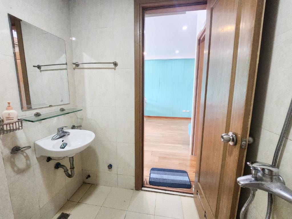 Sea View Apartment My Khe Beach photo 3