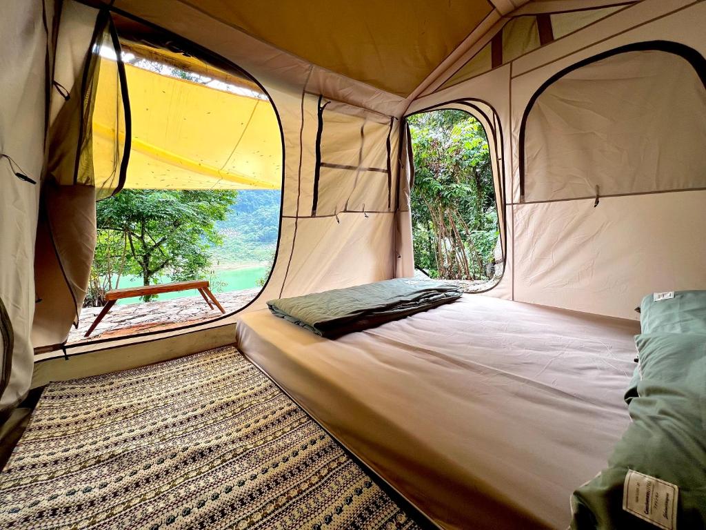 Thang Hen Lake - Thang Hen Glamping & Eco Outdoor photo 3