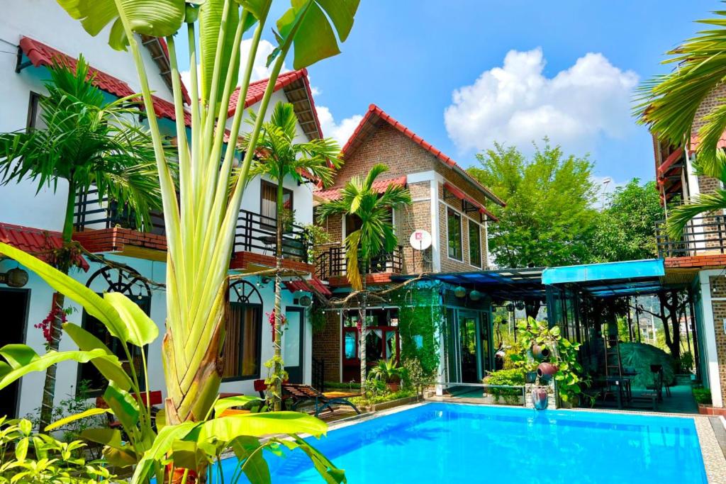 The Pineapple House — photo 1
