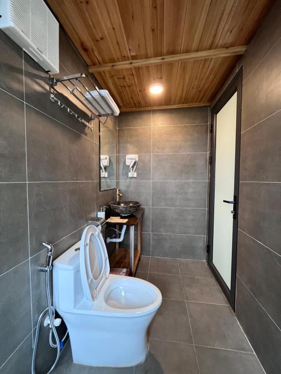 S Plus Bungalow photo 3