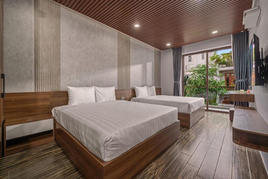 T P Residence Villa-3 mins walk to Beach- Full AC photo 2
