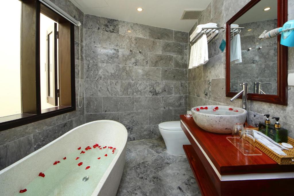 Threeway Riverside Villa photo 3