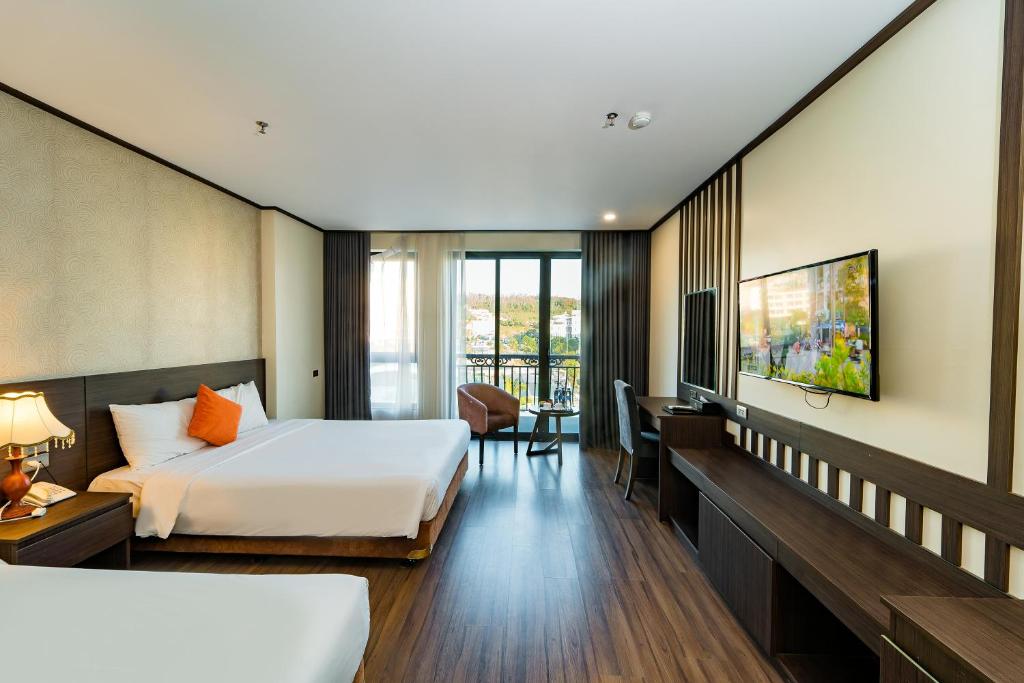 The One Ha Long Hotel photo 2