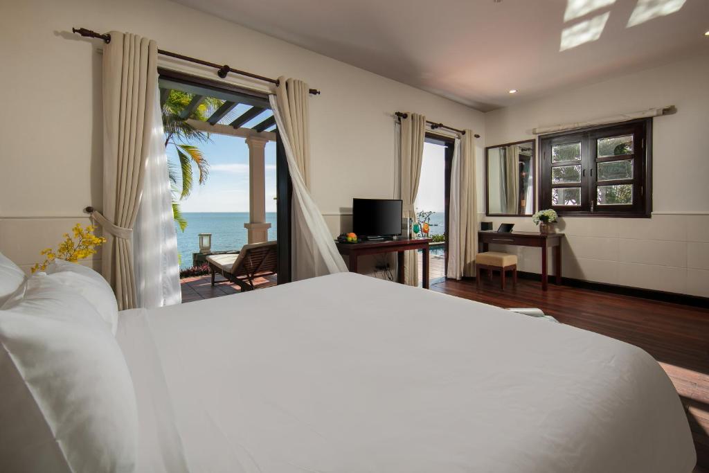 Son Tra Beach Resort & Spa Danang photo 2