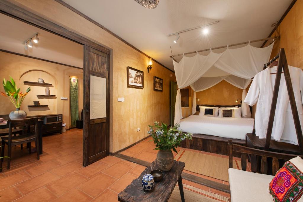 Hanoi Old Quarter Apt - Bathtub — photo 1
