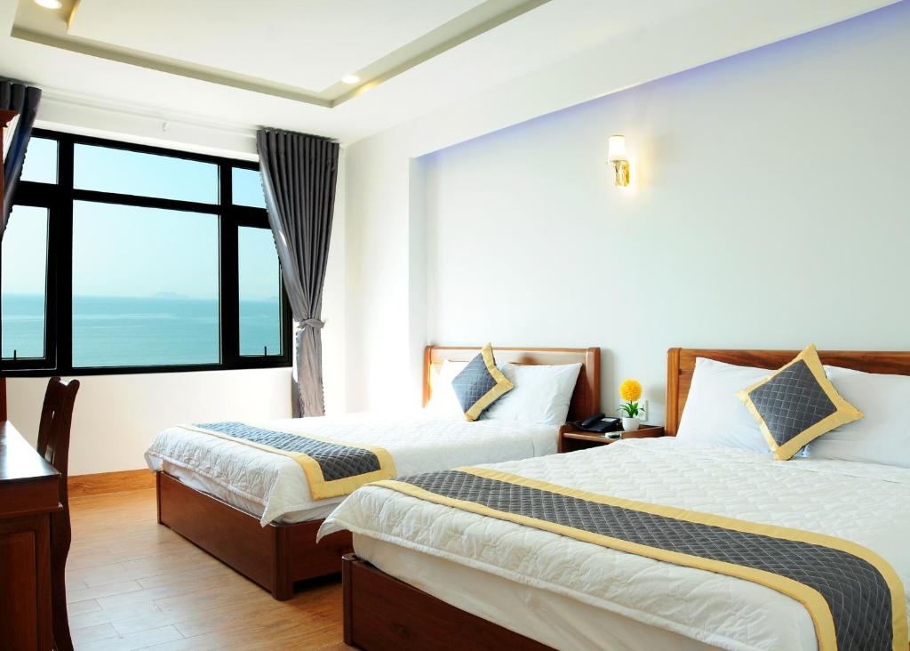 SEASIDE HOTEL photo 2