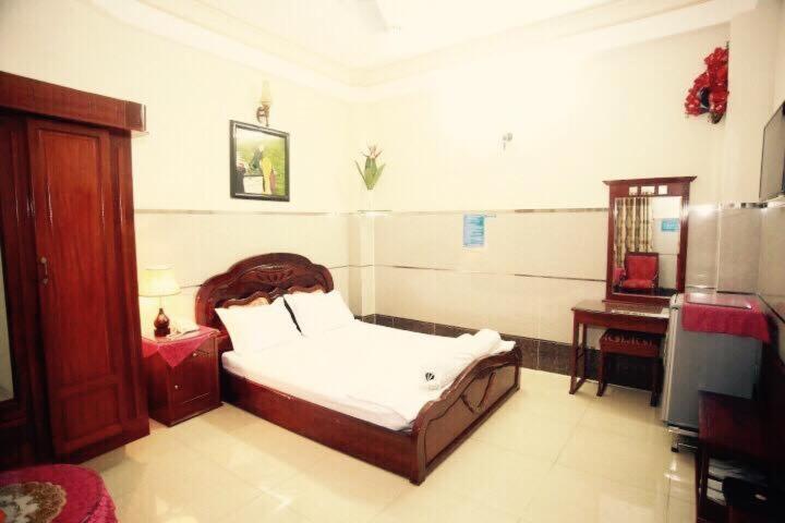 Tan Dat Hoa Hotel & Massage photo 2