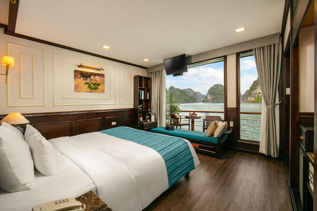 All in One Luxury Cruise Halong Bay photo 2