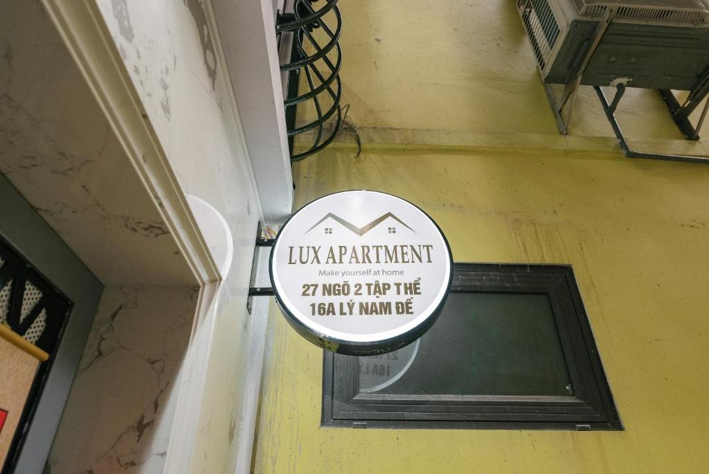 Train Street Lux Homestay photo 2