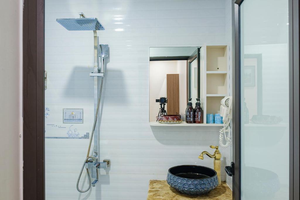 Roza Luxury Cat Ba - Cave hotel photo 3
