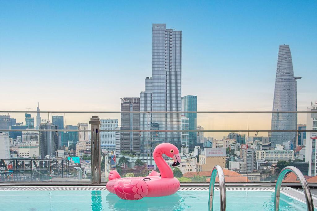 Winsuites Saigon Hotel — photo 1