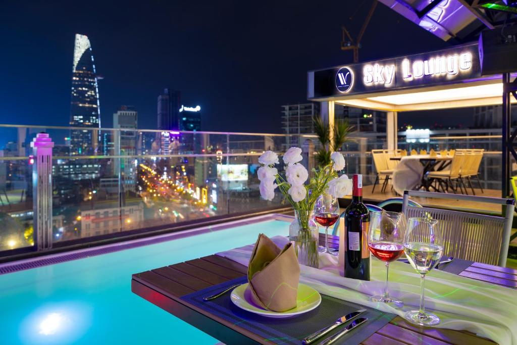 Winsuites Saigon Hotel photo 3