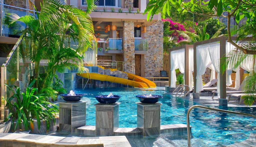 The Wind Resort - Tropical Hillside Escape — photo 1
