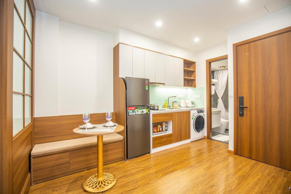 Sumitomo Apartment - Linh Lang street photo 3