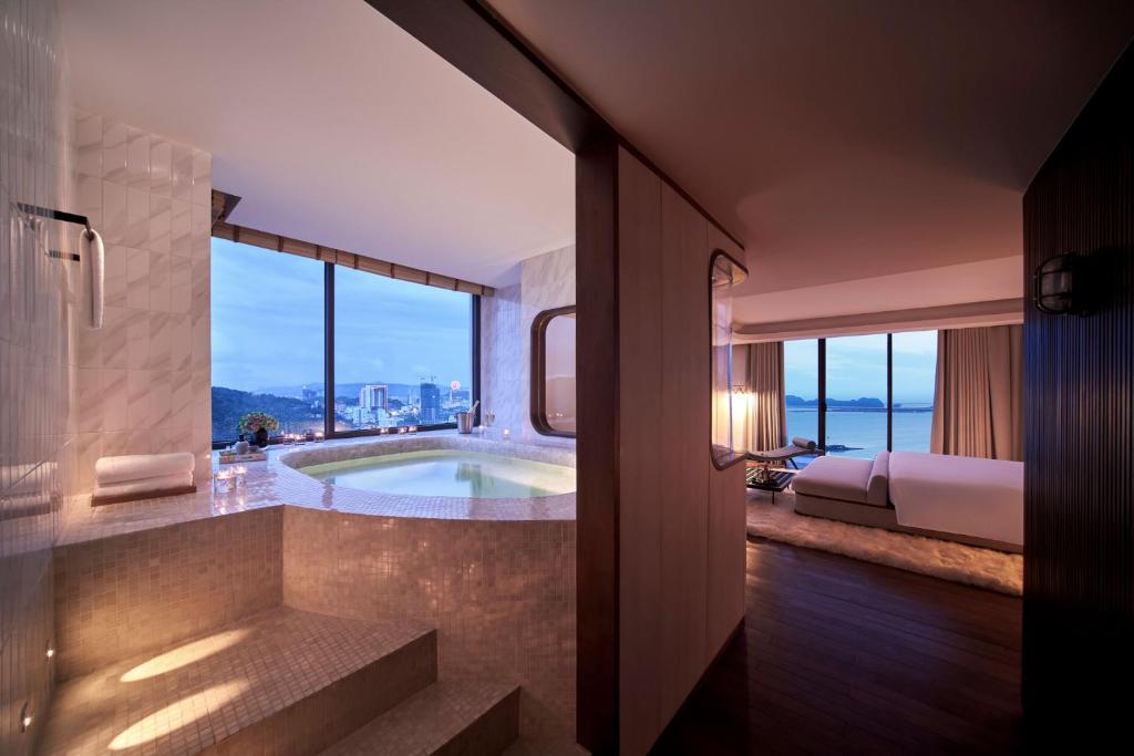 The Yacht Hotel by DC photo 3