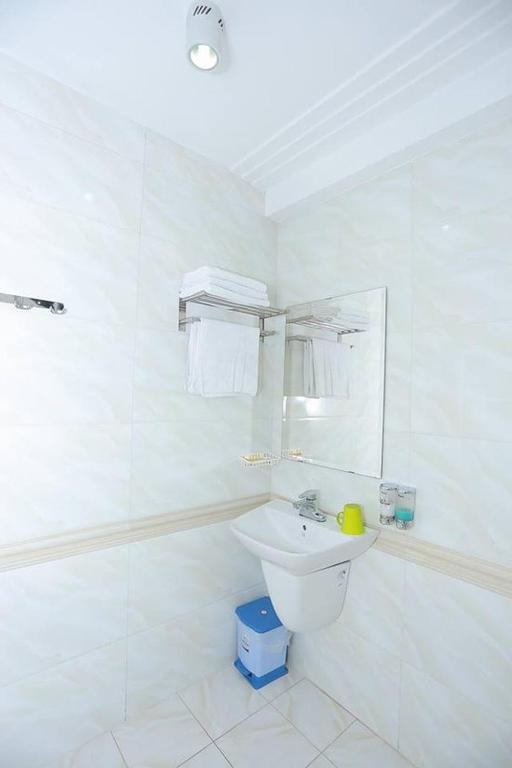 Thủy Ngư Hotel HN - by BAY LUXURY photo 3