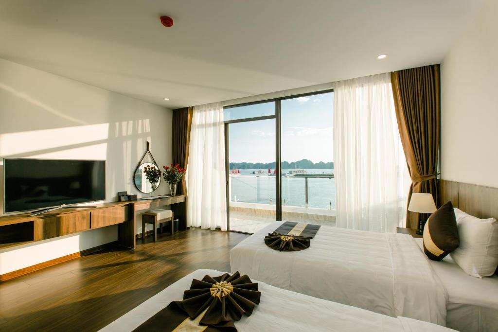 Sun Bay Tuan Chau Hotel — photo 1