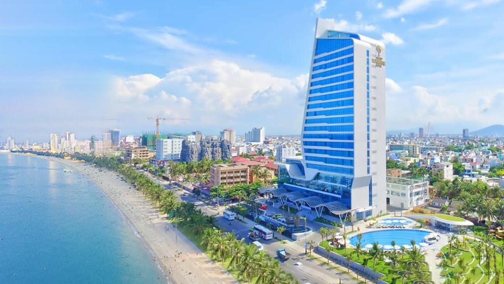 Grand Tourane Hotel Da Nang — photo 1