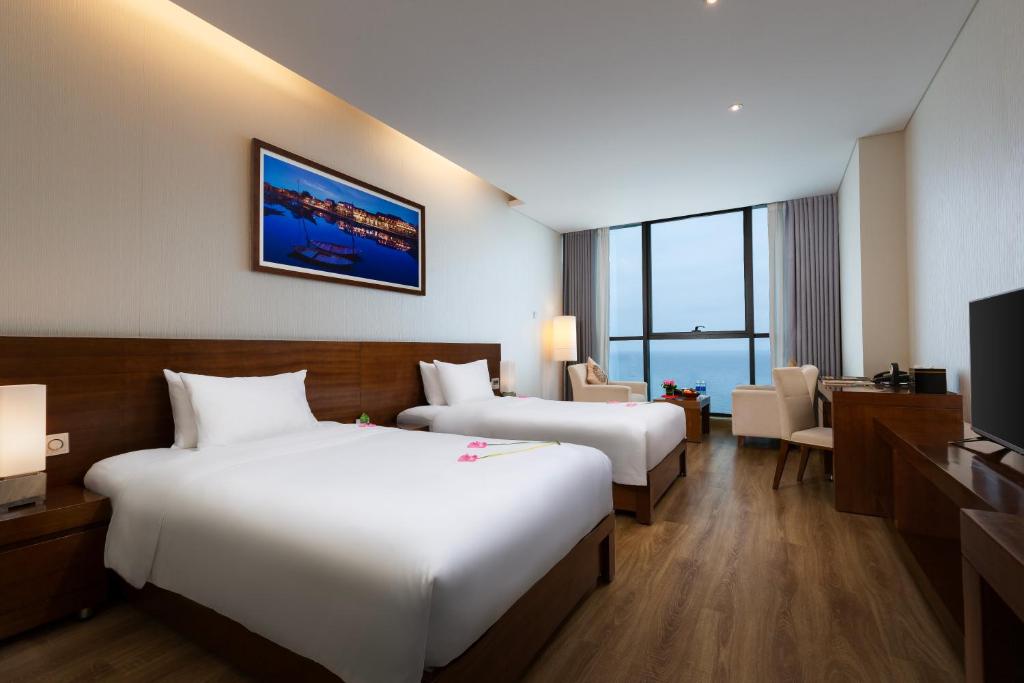 Grand Tourane Hotel Da Nang photo 2