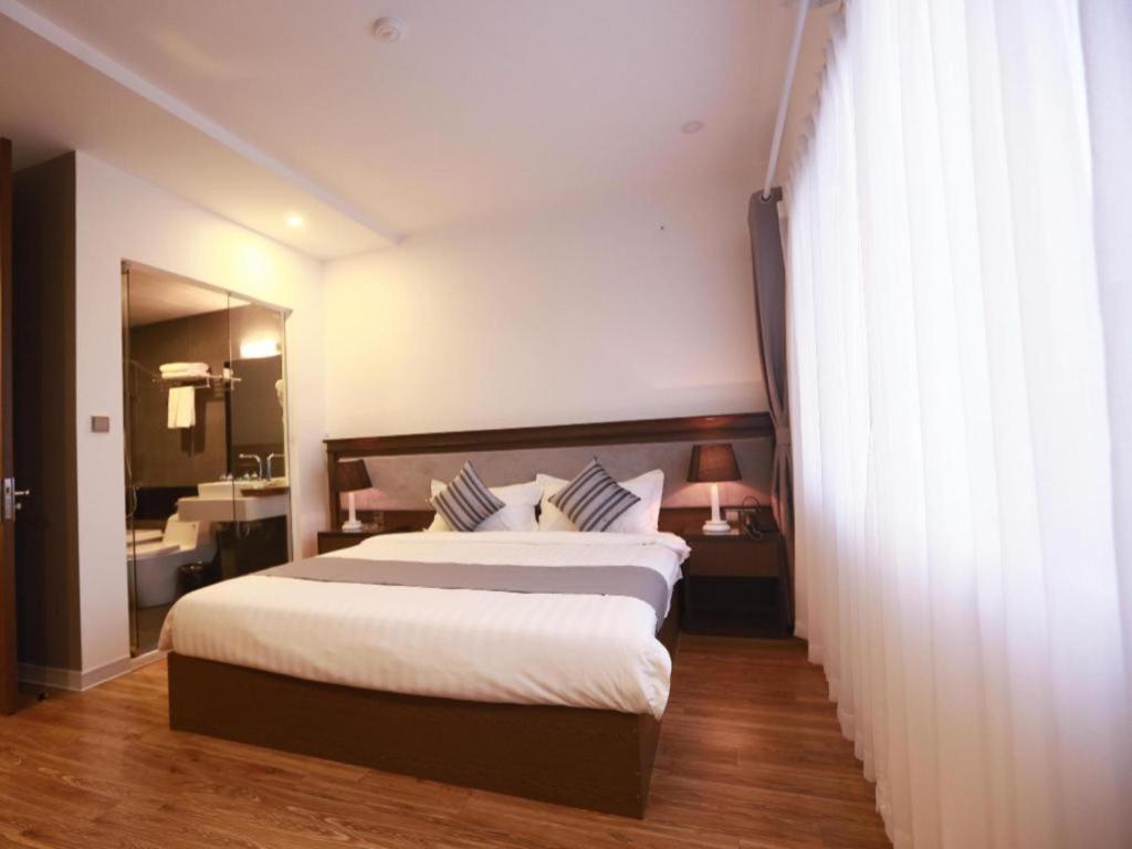 Collection O Le Grand Hanoi hotel - The Tryst photo 3