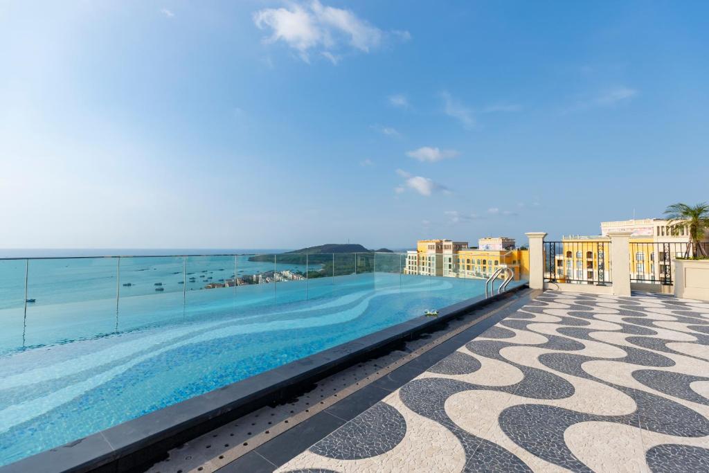 Sunset Home- Seaview Hillside Swimming Pool & Firework photo 2