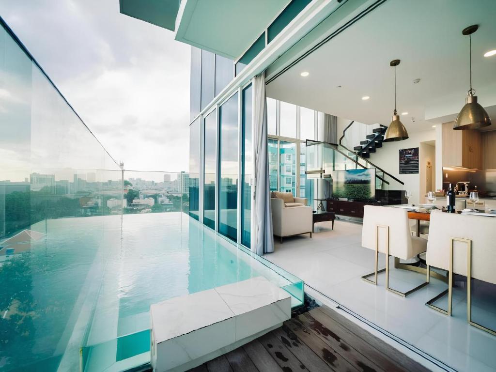 Serenity Saigon Sky Villas - Free One Way Airport Shuttle — photo 1