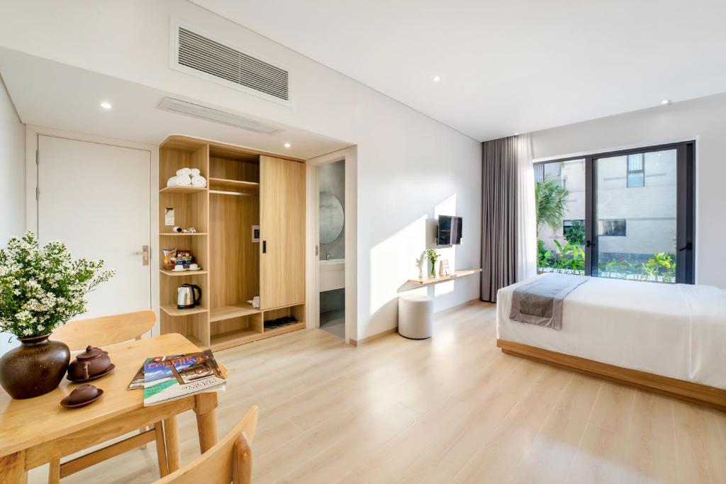 Thuấn Huê Boutique Hotel - Near Vinpearl Nam Hội An photo 2